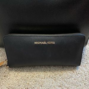 Women’s Michael Kors wallet
